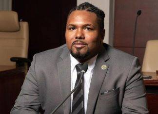 MP Arrindell addressing Minister Doran about Gebe