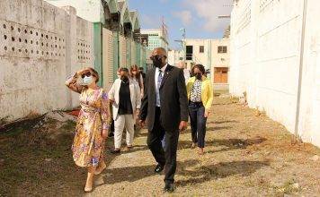 State Secretary visits the Point Blanche Prison with the Prime Minister and the Minister of Justice