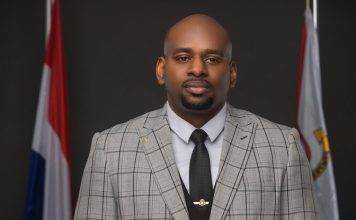 Ottley celebrates return to ‘pre-COVID’ arrival numbers on World Tourism Day