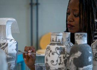 Avantia Damberg ku eksposishon riba tematiko di e Mortonan di April 1942