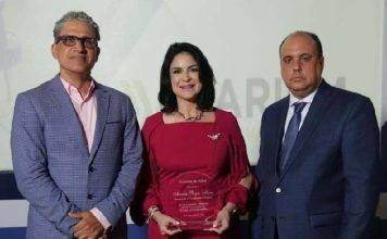Amelia Reyes Mora, president of AF Comunicación Estratégica, is recognized for her commitment to the healthcare and medical tourism sectors