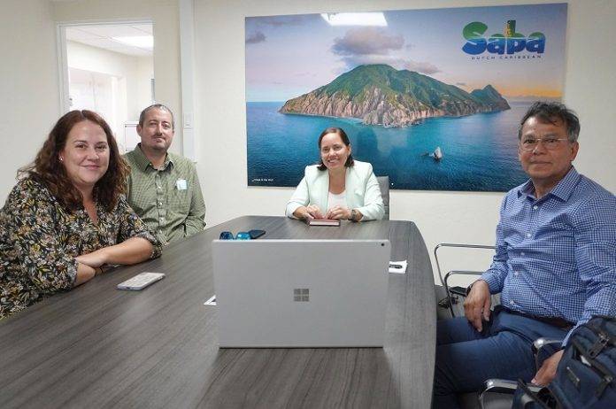 Robertico Croes meets Tourism Office_01
