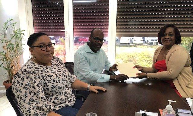 Cay Hill Pharmacy concludes Group Pension Plan with Henderson International BV