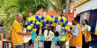 Sint Maarten Lions Club ‘Fresh n Cool’ Back-to-School Project brought smiles to instructors and many cheerful pupils.
