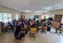 CPOs talk to De Weever School pupils about good vaping, good behavior