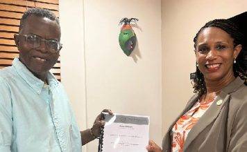 Pro Soualiga Delivers Decolonization Report to Parliament