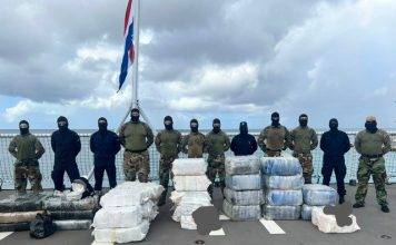 Zr.Ms. Holland intercepts more than 1000 kilograms of contraband