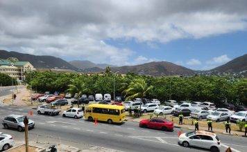 Two suspects arrested with firearm during general police controls in the Philipsburg area.