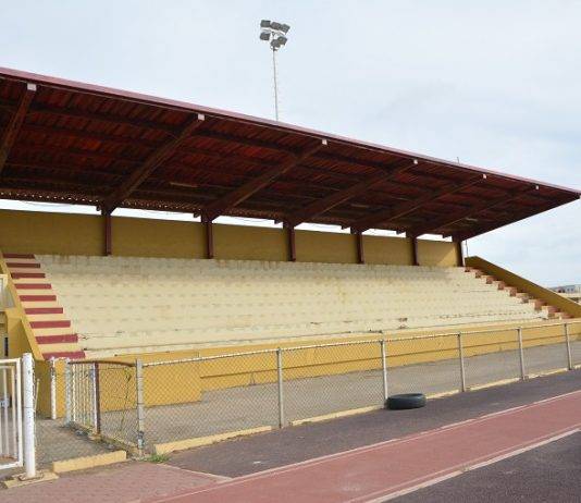 Trabounan di mantenshon di stadion di Playa a kuminsá