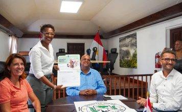 Saba and Bonaire sign Education Agenda with the Netherlands