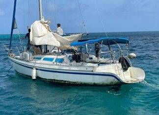 Coast Guards assisted a sailing vessel at St. Maarten