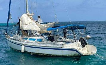 Coast Guards assisted a sailing vessel at St. Maarten