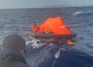 Coast Guard assist persons in distress nearby Sint Maarten