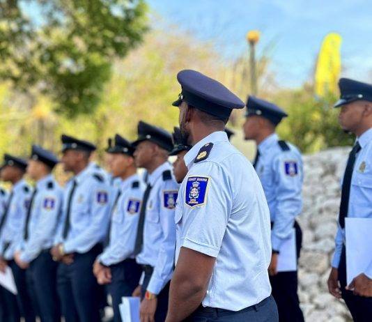 Fourteen new coast-guarders for the Dutch Caribbean Coast Guard