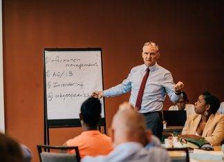 Belastingdiensten vinden elkaar in tweedaagse werkseminar