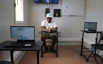 JULIAN ROLLOCKS JR. COMPLETES COMMUNITY I.T. PROGRAM