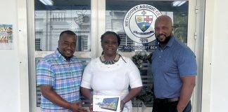 JULIAN ROLLOCKS JR. COMPLETES COMMUNITY I.T. PROGRAM