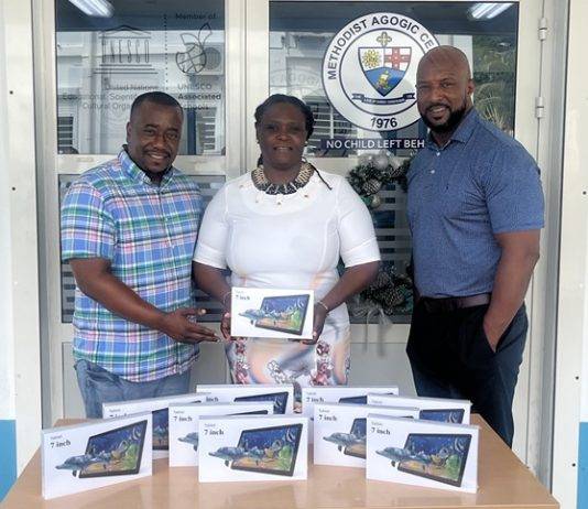 JULIAN ROLLOCKS JR. COMPLETES COMMUNITY I.T. PROGRAM