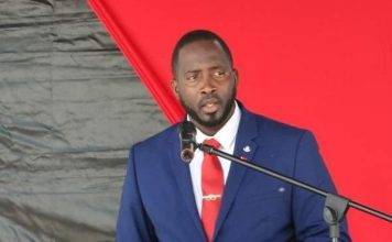 Minister Lewis meets with school bus operators