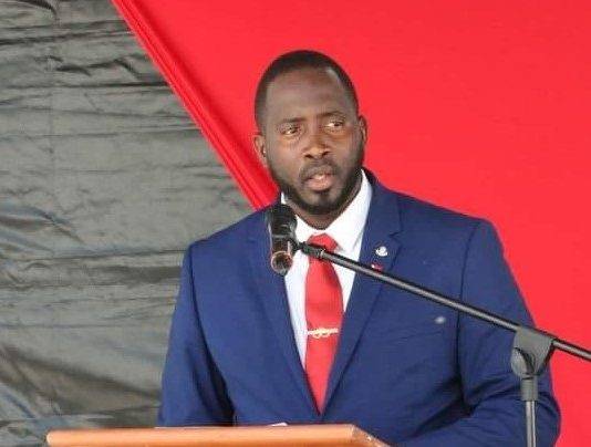 Minister Lewis meets with school bus operators