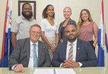 Ministry of VROMI signs agreement with Nature Foundation to expand ongoing coastal resilience project