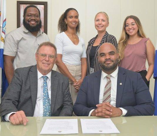 Ministry of VROMI signs agreement with Nature Foundation to expand ongoing coastal resilience project
