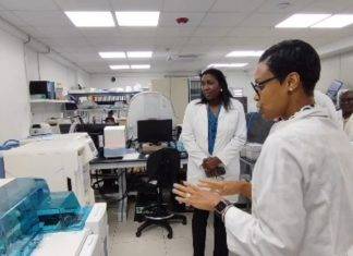 Minister Veronica Jansen Webster Visits St. Maarten Laboratory Services (SLS)