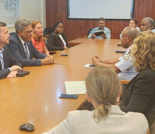 Prime Minister Dr. Luc Mercelina Engages in Key Discussion on Police Challenges with Sint Maarten Police Force (KPSM)