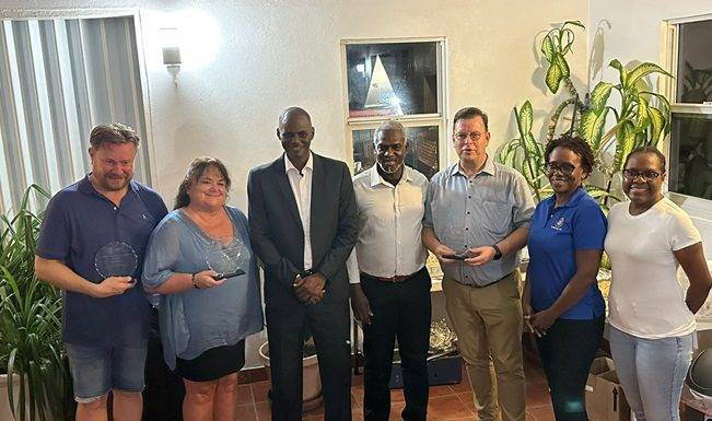 Ministry of VSA thanked RAV-Midden-West-Noord Brabant Ambulance Organization for their decade long support