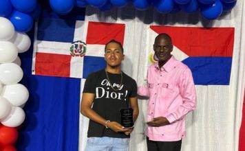 Minister Brug joins La Fundacion Semana Dominicana in celebrating Mr. Angel Morel Jr.