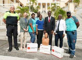Minister Richinel Brug Receives Donation of 30 CPR Training Dummies from the Bjorn Steiger Foundation