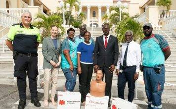 Minister Richinel Brug Receives Donation of 30 CPR Training Dummies from the Bjorn Steiger Foundation
