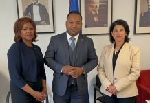 Minister Plenipotentiary Arrindell Signs Condolence Book at Dominican Republic Embassy in The Hague