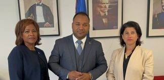 Minister Plenipotentiary Arrindell Signs Condolence Book at Dominican Republic Embassy in The Hague