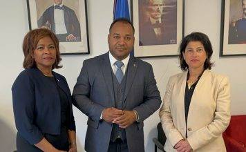 Minister Plenipotentiary Arrindell Signs Condolence Book at Dominican Republic Embassy in The Hague