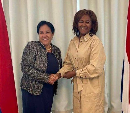 Minister Plenipotentiary Arrindell meets Cuban Ambassador Silva Walker. Topics discussed are health, education, culture, food security, climate change and tourism