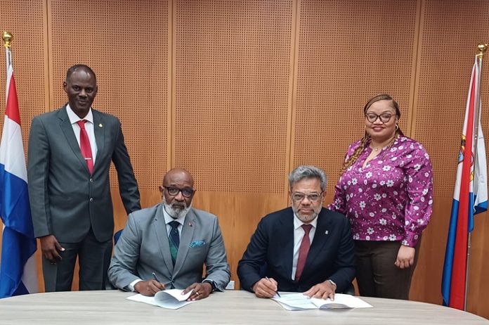 MHP 8 million counter signing 1