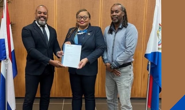 Minister of Finance, Marinka Gumbs, Receives Audited 2024 Annual Report from APS