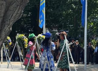 Minister Plenipotentiary Arrindell lays wreath at National Slavery Monument