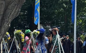 Minister Plenipotentiary Arrindell lays wreath at National Slavery Monument
