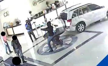 Robbery at Splash Jewelers Simpson Bay Resort