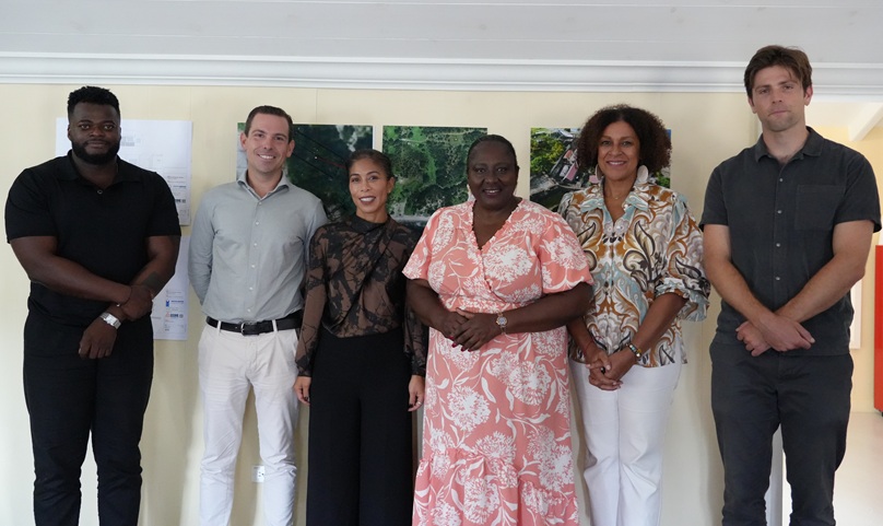 (L-R) Raimie Richardson, Eric Hartstra, Nicole Asin, Alida Francis, Jorien Wuite, Wessel Vink