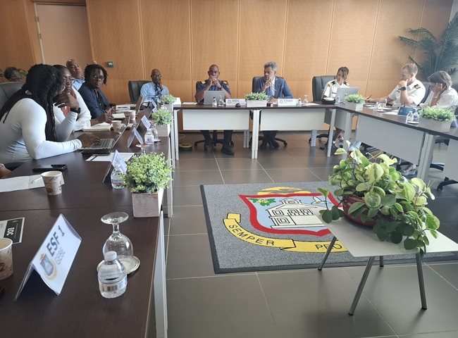 MinAGZ EOC Meeting Chaired by Prime Minister 130825 PIX1