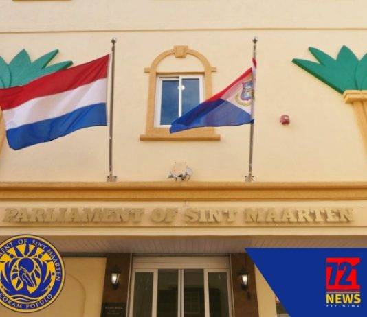 Public meeting of Parliament regarding several Question Hours