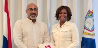 Minister Plenipotentiary Arrindell receives visit from the President of USM Dr. Carmona Báez