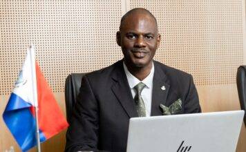 Minister Brug congratulates workers on Labor Day