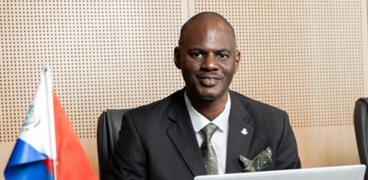 Minister Brug congratulates workers on Labor Day