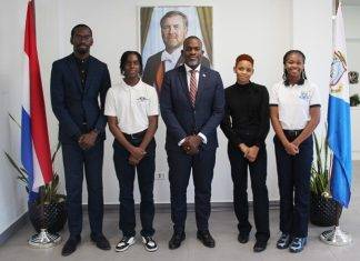 Governor Baly meets Governor’s Symposium Youth Creative Vision Contest winners