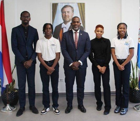 Governor Baly meets Governor’s Symposium Youth Creative Vision Contest winners