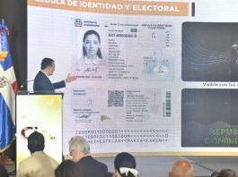 La JCE presenta diseño de las nuevas cédulas a periodistas, comunicadores y líderes de opinión